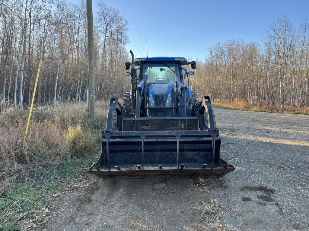 2006 New Holland TS125A Tractor w/ 840TL Loader 1