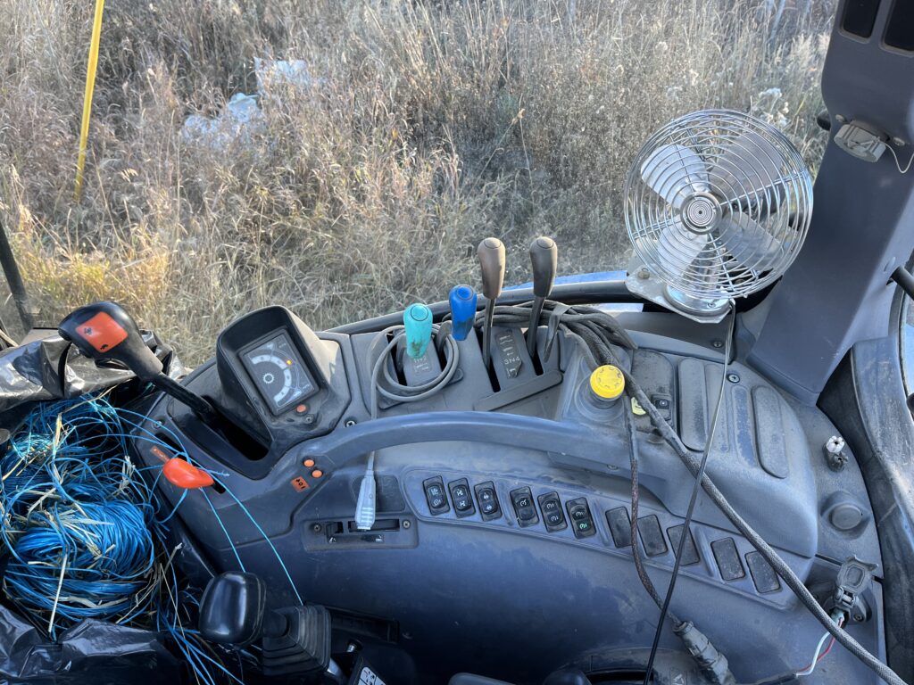 2006 New Holland TS125A Tractor w/ 840TL Loader 8