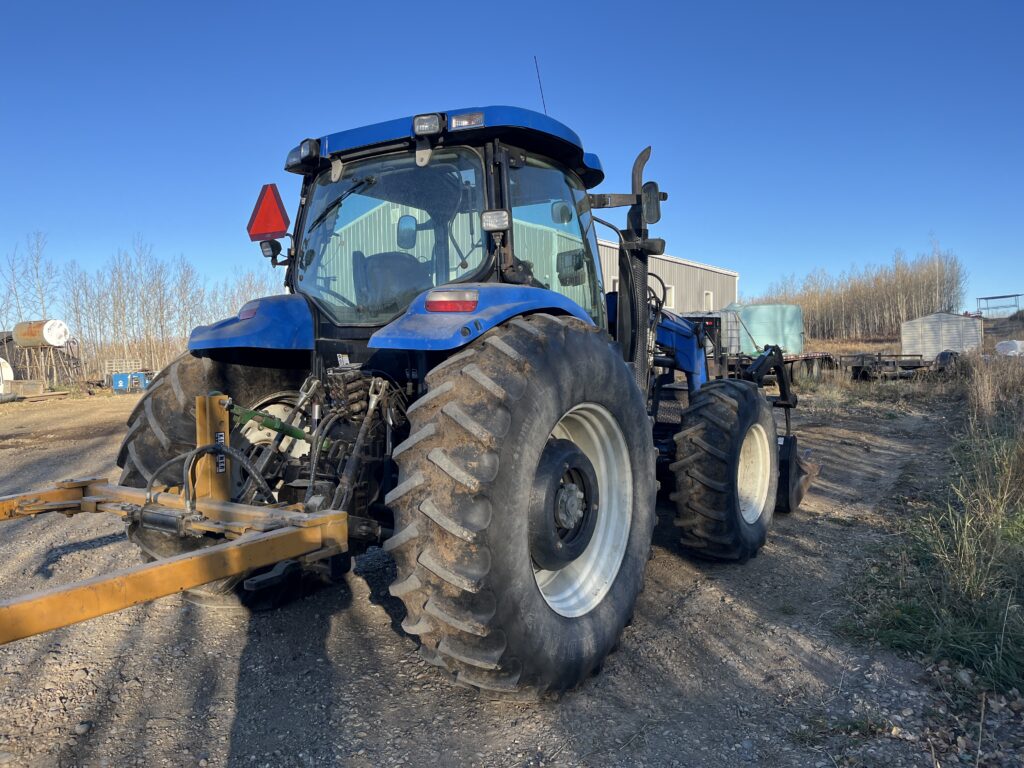 2006 New Holland TS125A Tractor w/ 840TL Loader 2