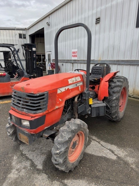 2000 Kubota M8200 Narrow 1