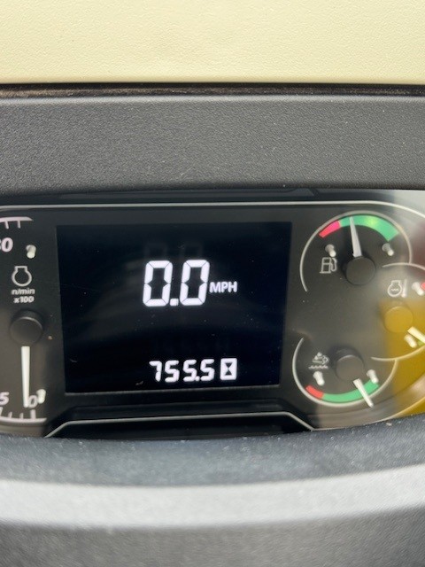 2022 JOHN DEERE 5100M TRACTOR 8