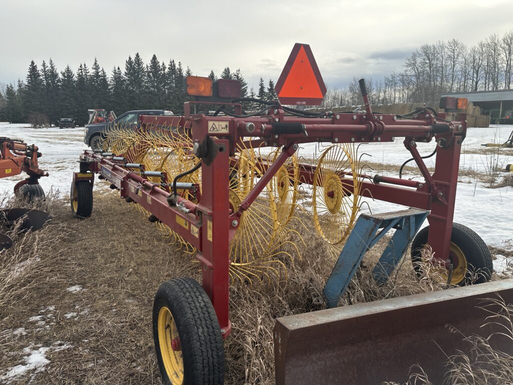 2017 New Holland Duravee 1225 Rake 2