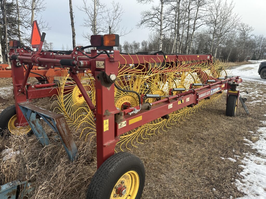 2017 New Holland Duravee 1225 Rake 3