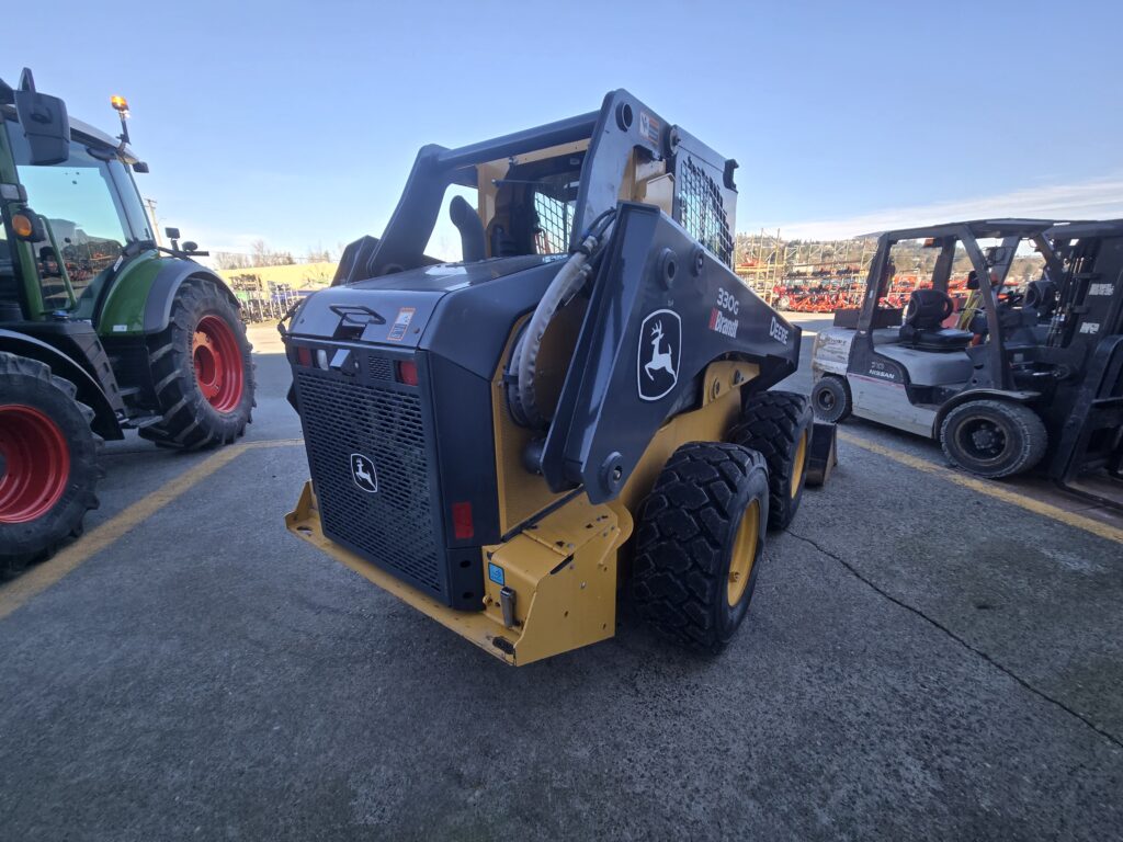2021 John Deere 330G Skid Steer 3