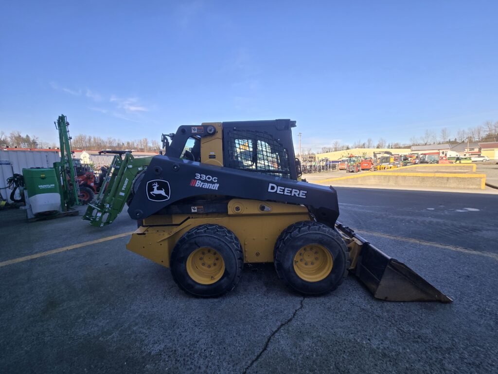 2021 John Deere 330G Skid Steer 4