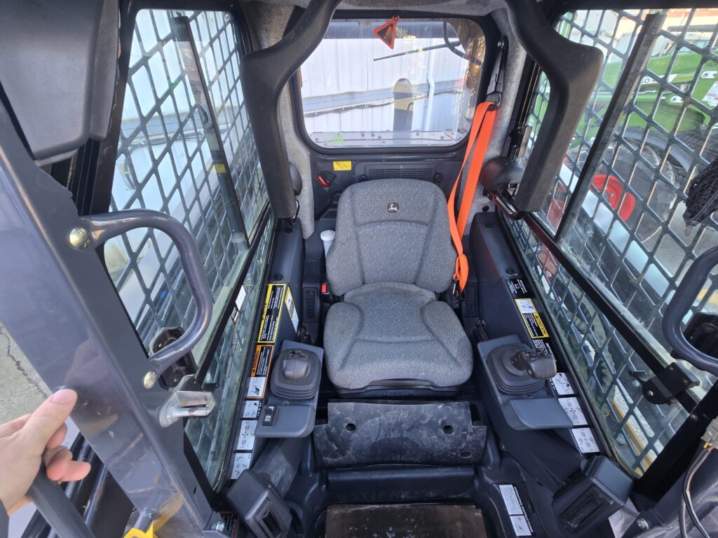 2021 John Deere 330G Skid Steer 6