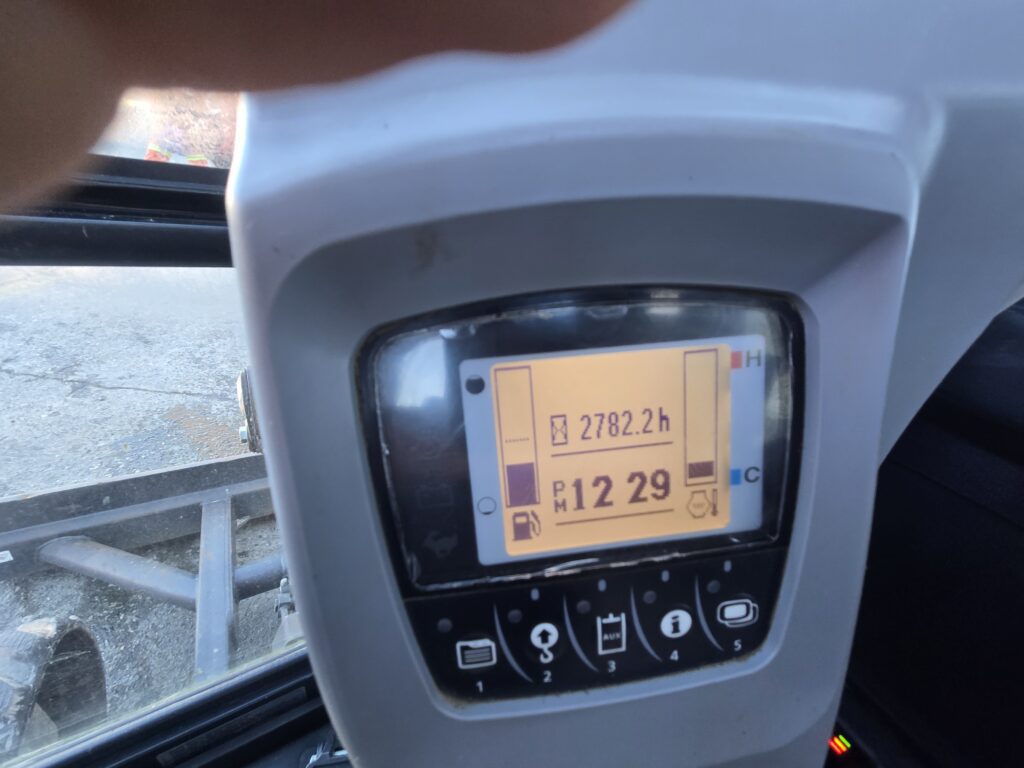 2022 Kubota KX040-4 Excavator with Rototilt 7