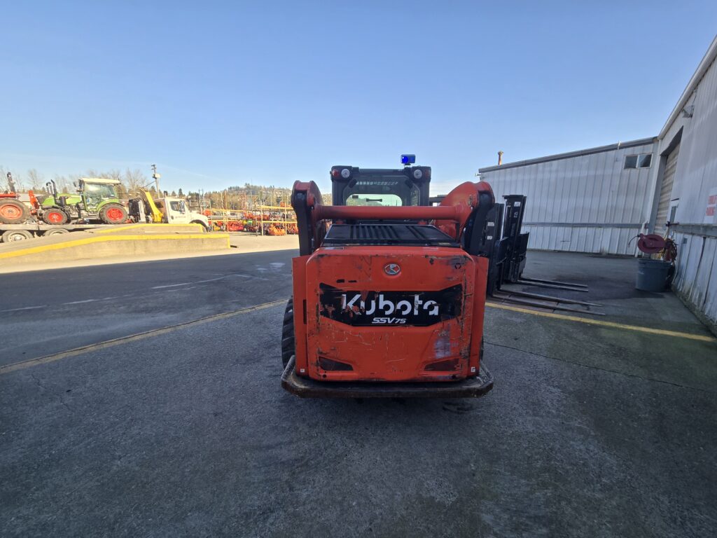 2022 Kubota SSV75HC 4
