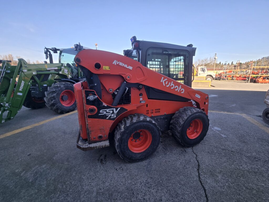 2022 Kubota SSV75HC 3