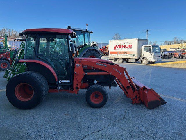 2008 Kubota L5240HSTC Cab Tractor 1
