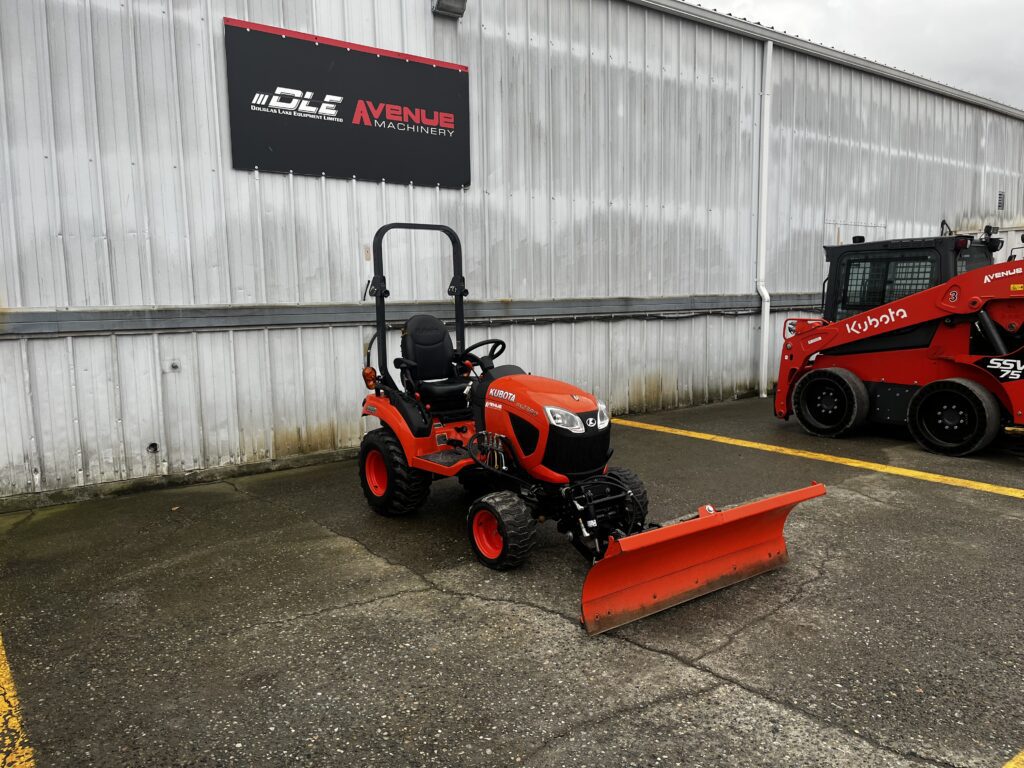 2019 Kubota BX2380 Tractor w/ Blade 1