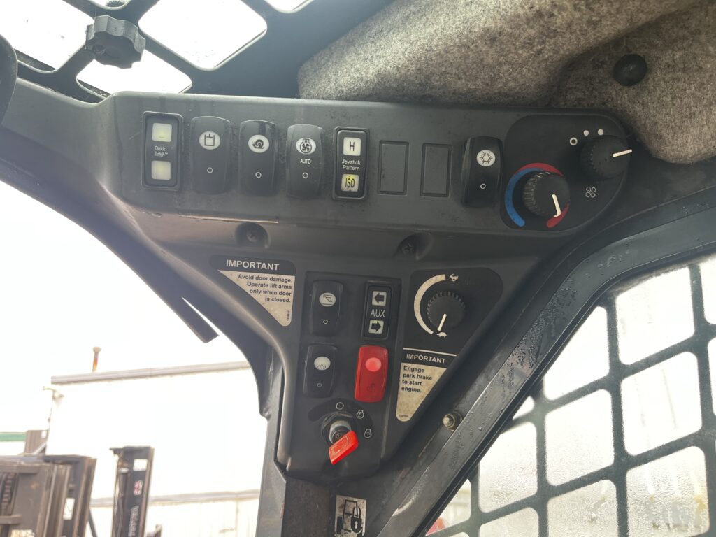2012 John Deere 326D Skid Steer 4