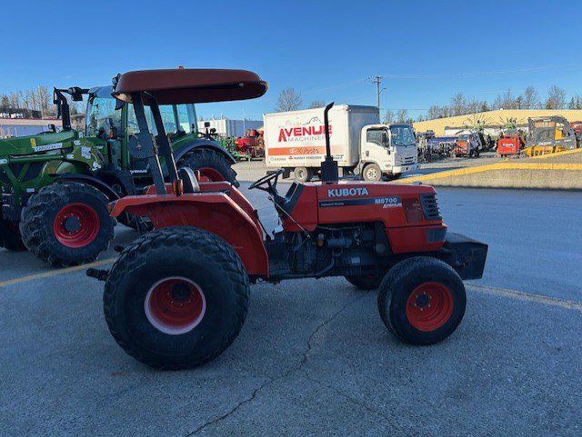 2005 Kubota M5700DTHS Rops tractor 2