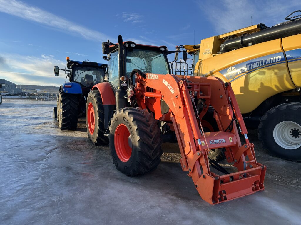 2017 Kubota M7-151PS Tractor 4