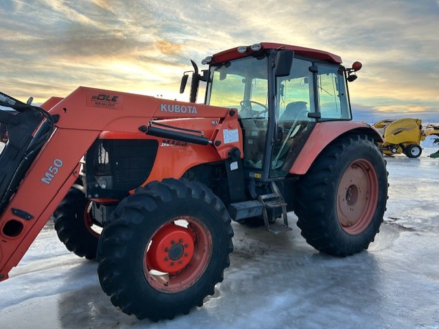 2007 Kubota M125XDTC Tractor with M50 Loader