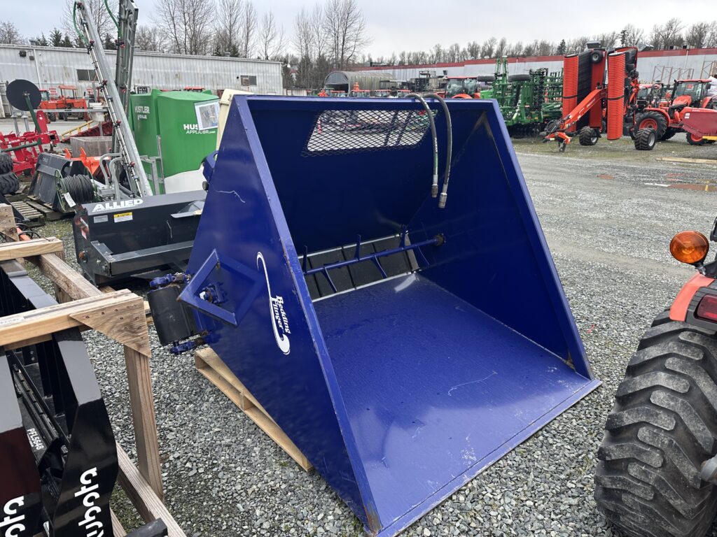 JBS BMBF10040 4 yard bedding flinger