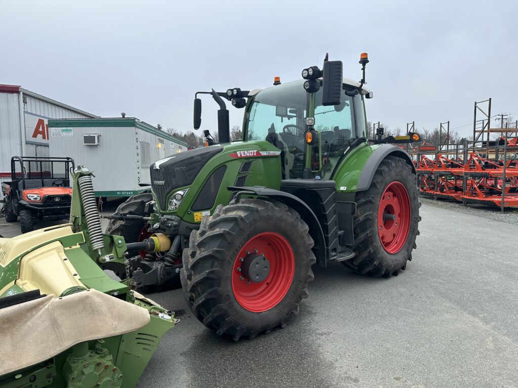 2023 Fendt 724 G6 Tractor 1