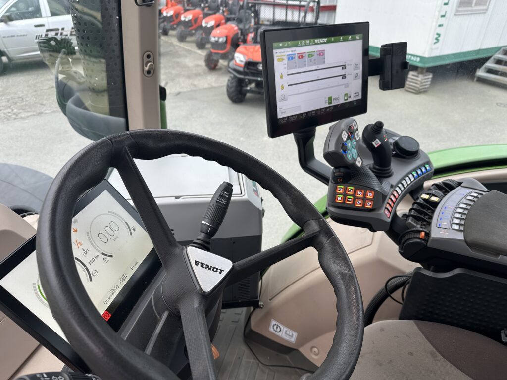 2023 Fendt 724 G6 Tractor 5