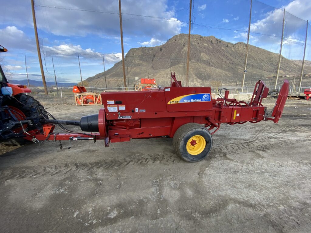 2010 New Holland 5070 Square Baler 1