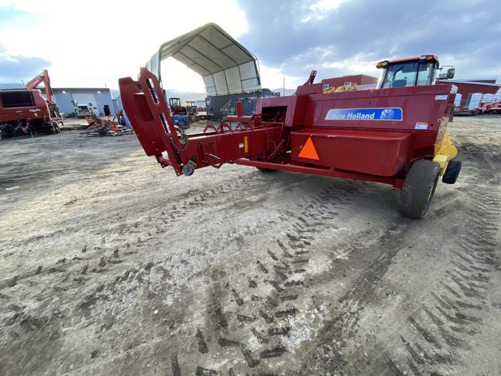 2010 New Holland 5070 Square Baler 5