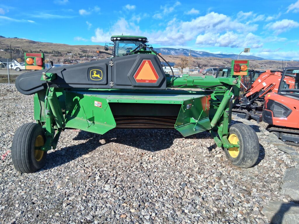 JOHN DEERE 946 MOWER CONDITIONER 1
