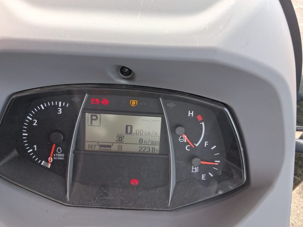 Kubota M5N-091HDCC12 7