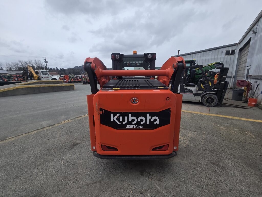 2023 Kubota SSV75H 2