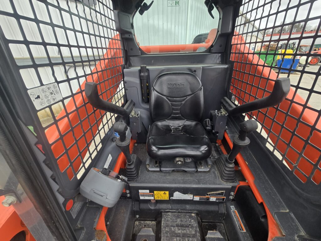 2023 Kubota SSV75H 7