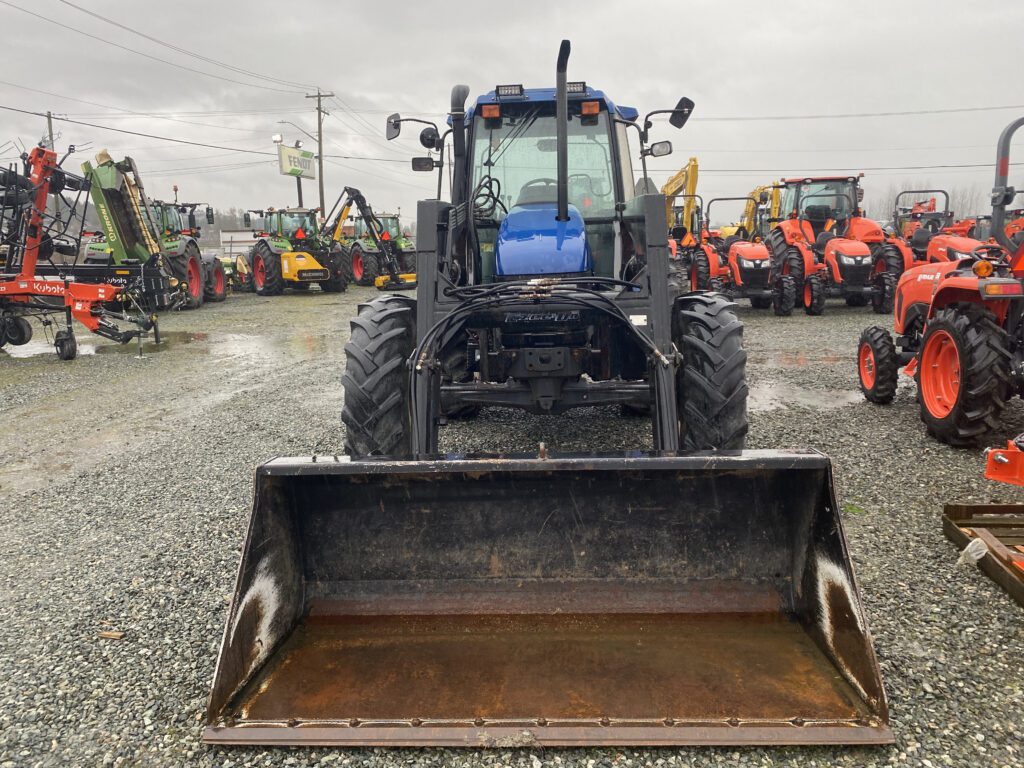 New Holland TS110 Tractor and Loader - 110hp 5