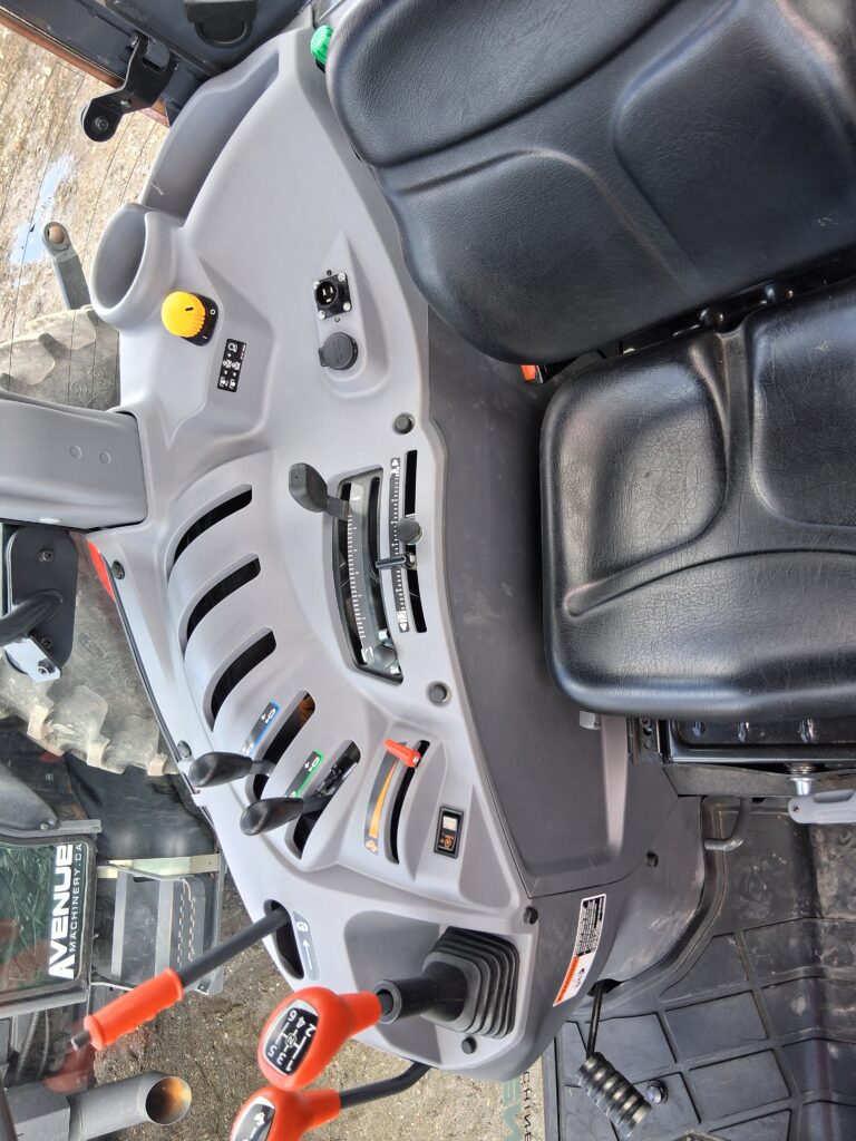 Kubota M4N-071HDCC12 6