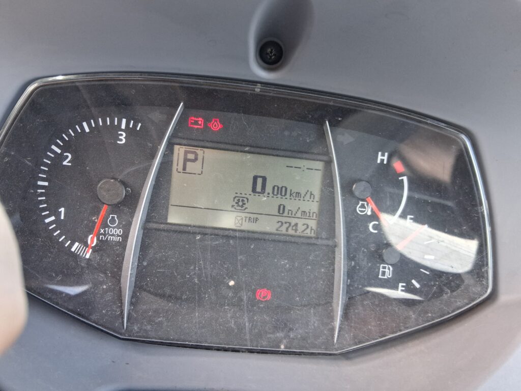 Kubota M4N-071HDCC12 7