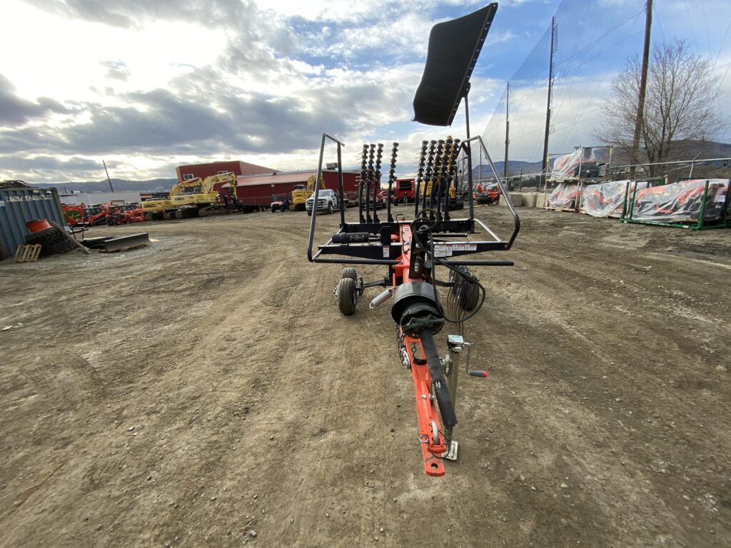 2023 Kubota RA1042T trailed rake 1