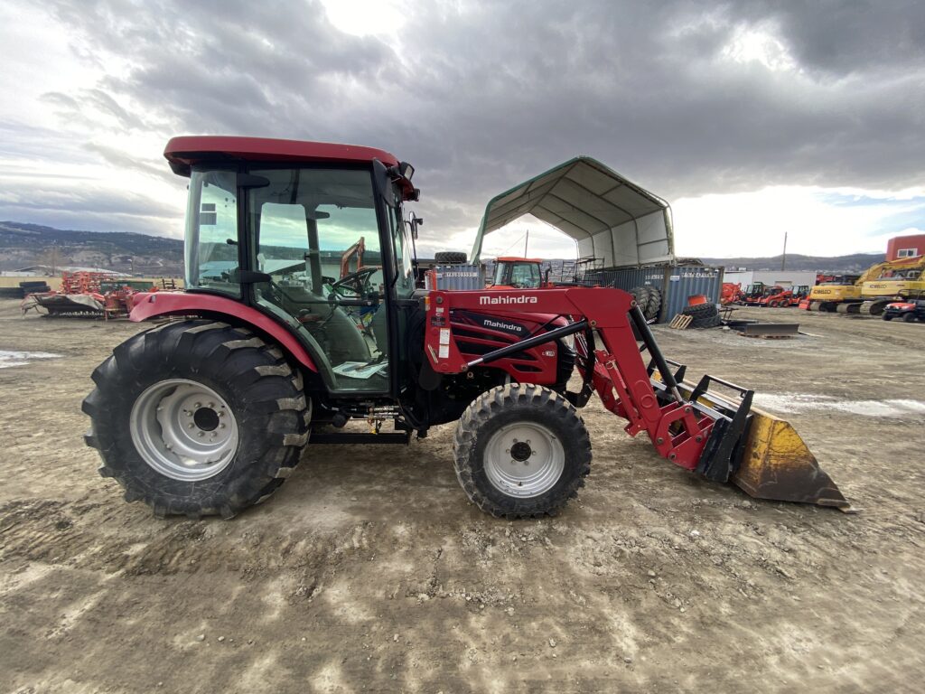 2016  Mahindra 2565ST Tractor W/ Grapple bucket 3