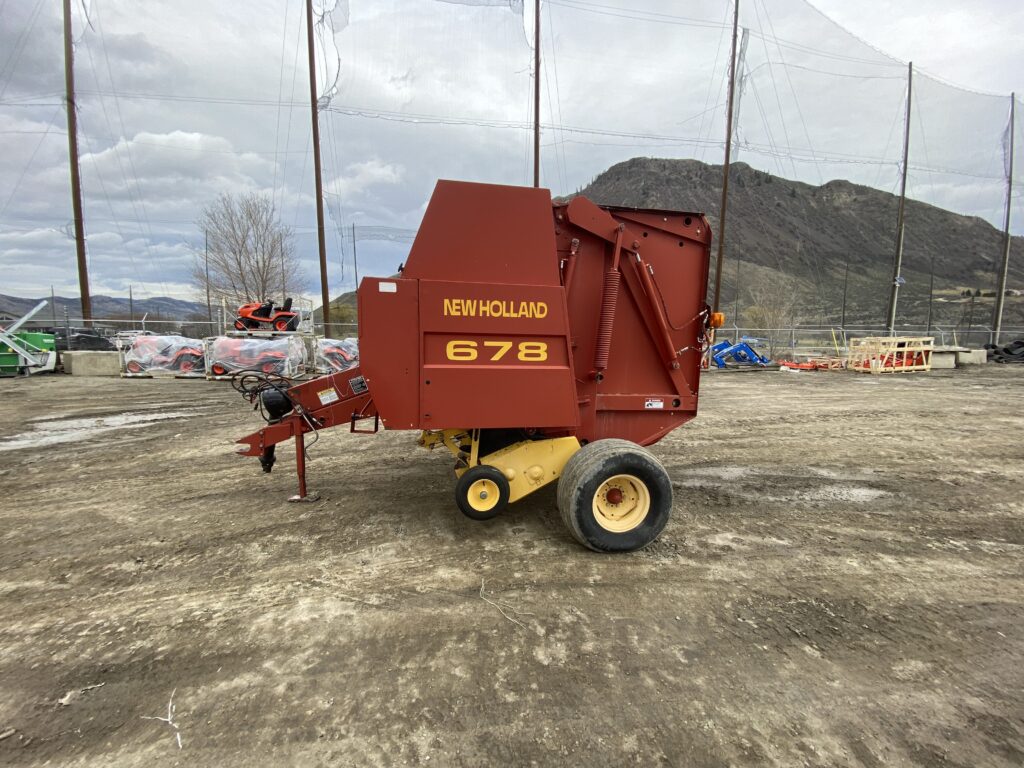 2001 New Holland 678 baler