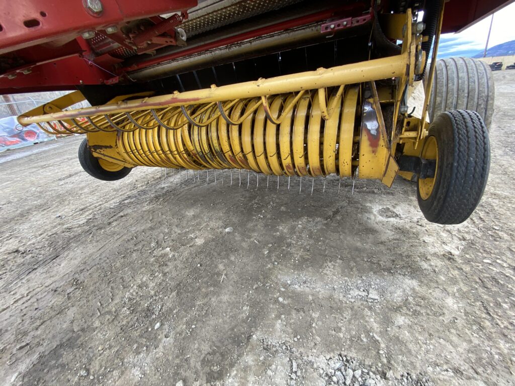 2001 New Holland 678 baler 2