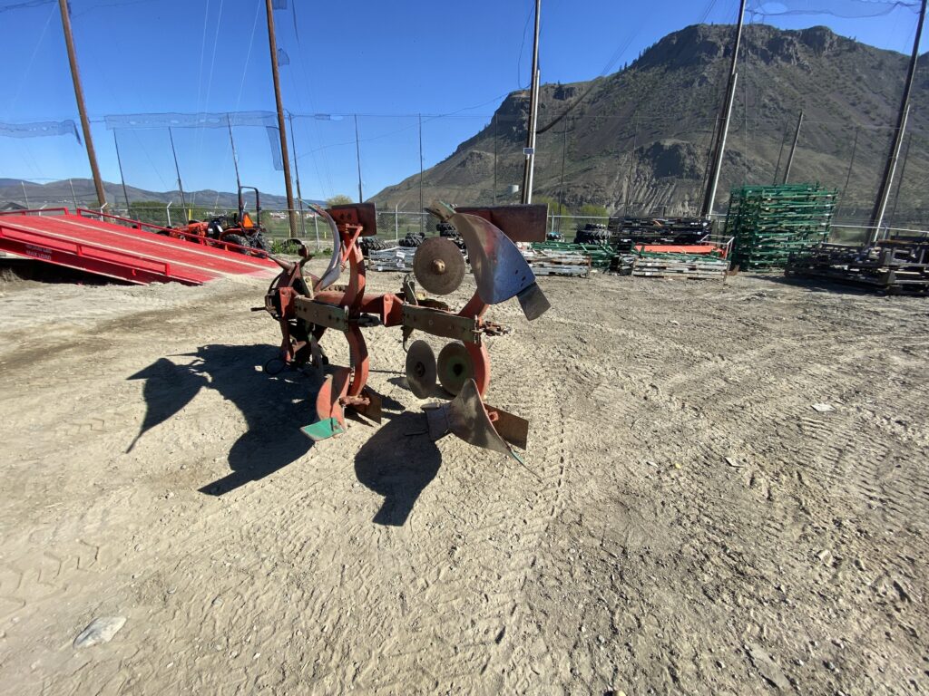 Kvernland 2 bottom rollover plow 3